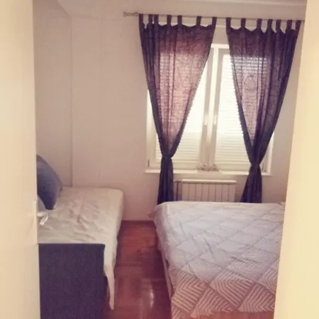 Apartman Iva *